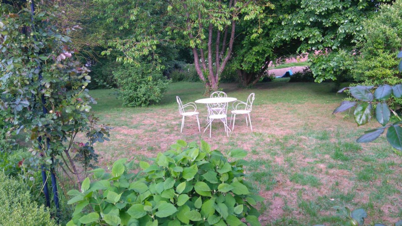 Le Jardin Des Ecureuils Hotel Demuin Exterior photo