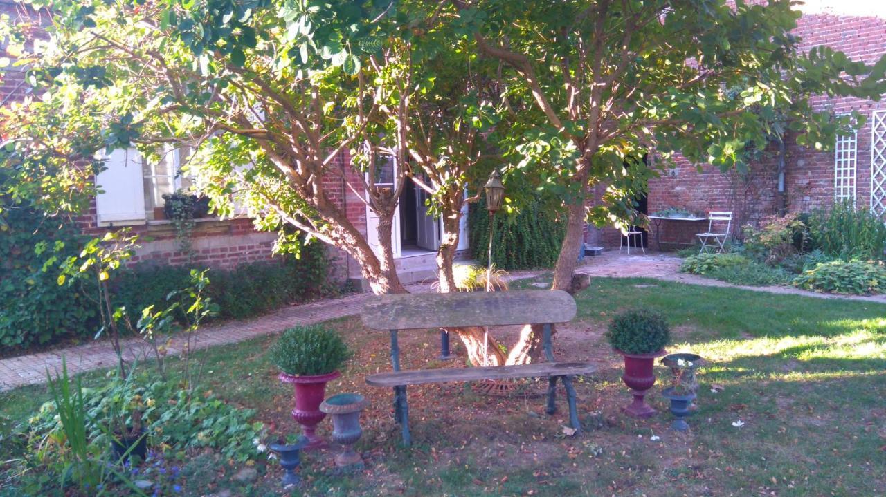 Le Jardin Des Ecureuils Hotel Demuin Exterior photo